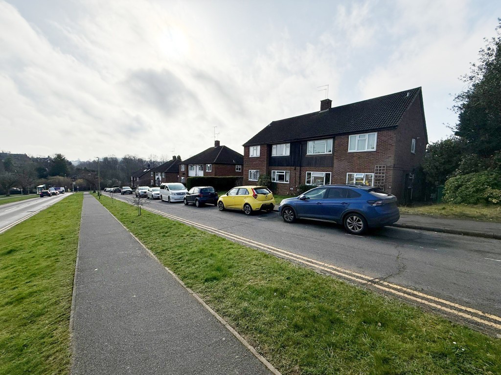 Lot: 9 - FREEHOLD GROUND RENT INVESTMENT - View of properties from top of Green Street